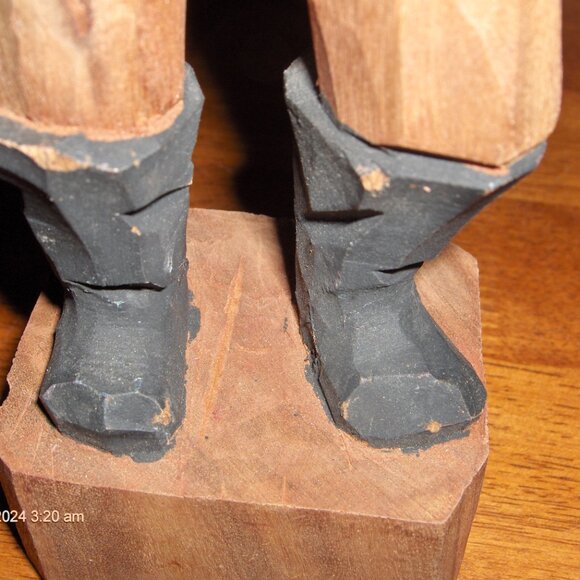 Hand Carved Sea Captain Figure. Boat Works - Picture 8 of 8